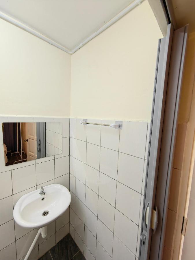 22A Hostel George Town Exteriör bild