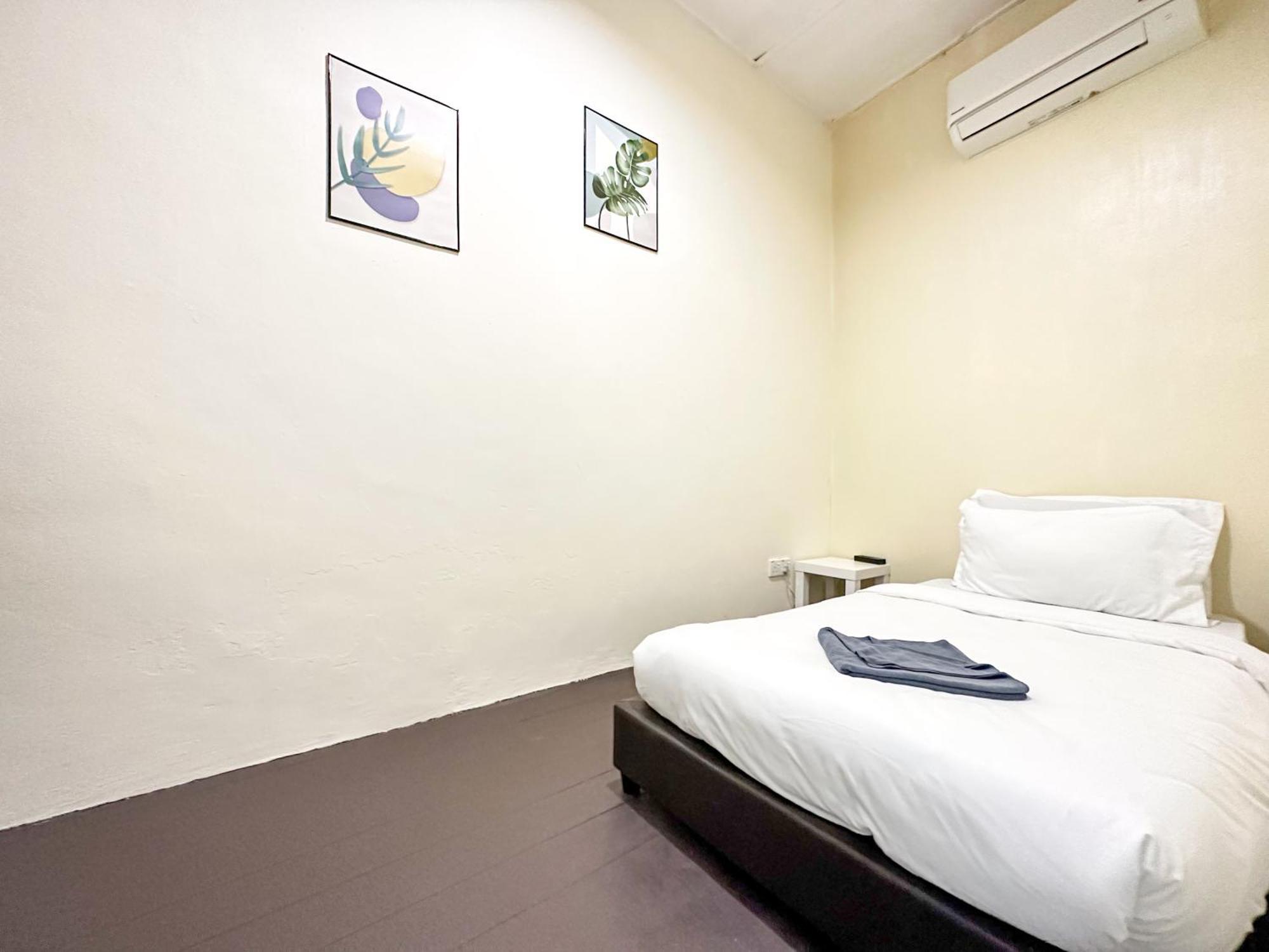 22A Hostel George Town Exteriör bild